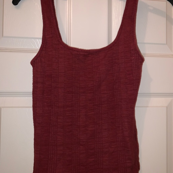 American Eagle Stretchy Ribbed tank in Burgundy - Picture 4 of 8